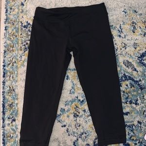 Ivivva black cropped leggings